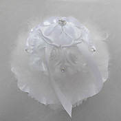 Music Box vielsesring pude med hvide fjer og rhinestone