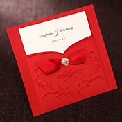 simple, de style asiatique en relief invitation de mariage à trois volets en rouge avec des rubans (jeu de 50)