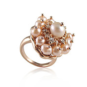 Elegant Rose gullbelagt / Platinum Plated Round Pearl Ring med Crystal (Flere farger)