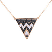 Goteo de aceite de aleación Triangle Shape Sweater Necklace