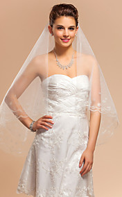 One-tier Fingertip Wedding Veil With Lace Applique Edge