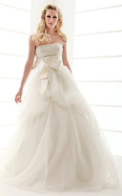 Ball Gown Strapless Court Train Organza Wedding Dress