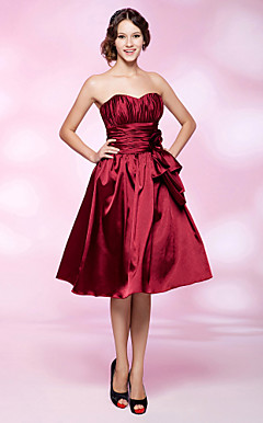 A-line Strapless Knee-length Stretch Satin Cocktail Dress