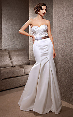tromba / sirena Sweetheart sweep / spazzola treno abito da sposa in raso