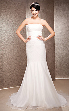 Trumpet/Mermaid Strapless Court Train Organza Wedding Dress
