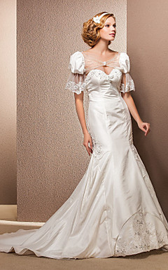Trumpet/Mermaid Sweetheart Court Train Taffeta Wedding Dress With A Wrap