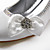  Satin oberen Mittelklasse Fersen geschlossen Zehen mit Satin Blume / Strass Hochzeit Brautschuhe (aj8960)