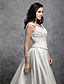  A-Line/Princess cappella treno abito da sposa in raso con ricami di perline