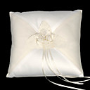 Ehering Kissen in weißem Satin mit elegantem Blume